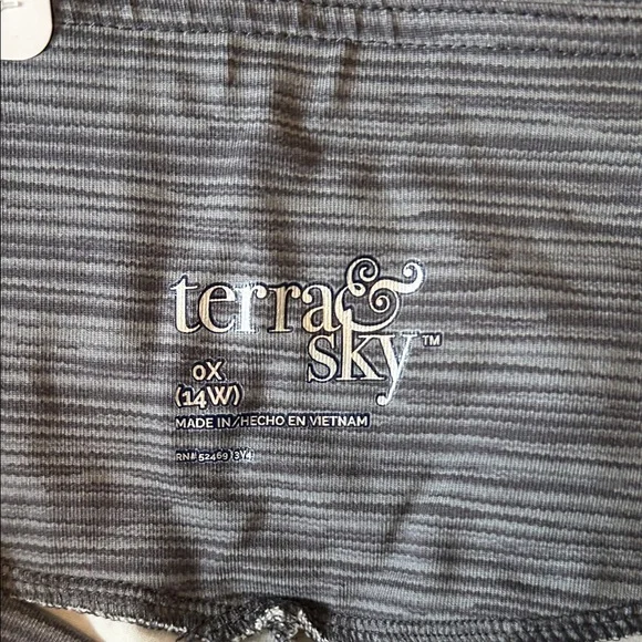 Terra & Sky Gray Striped Leggings - Picture 2 of 3